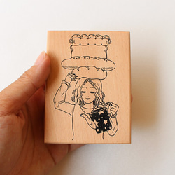 メモのための特別なゴム印を持つパンの女の子 7枚目の画像