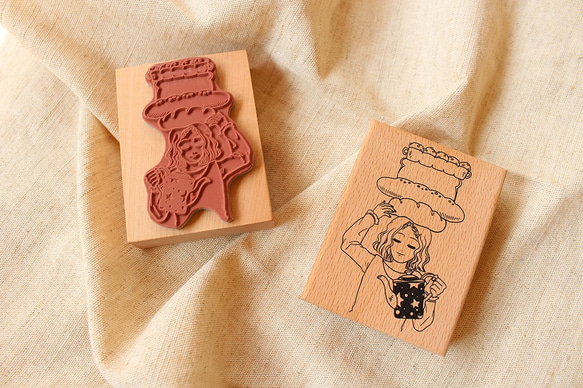 メモのための特別なゴム印を持つパンの女の子 8枚目の画像
