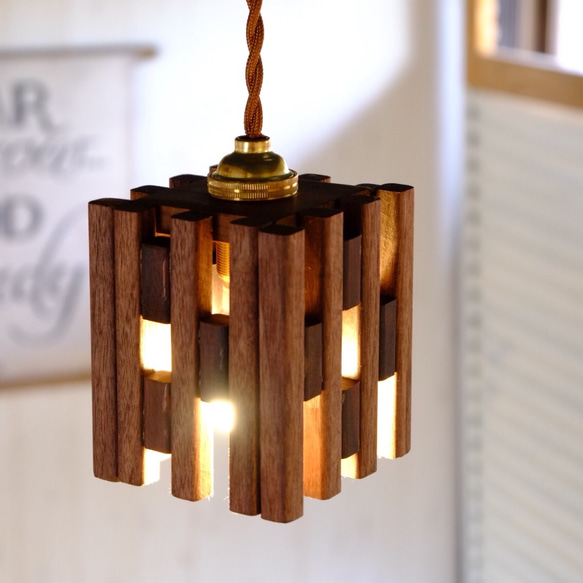 天然木のwood lamp エボニー×ウォルナット ペンダントライト 3枚目の画像