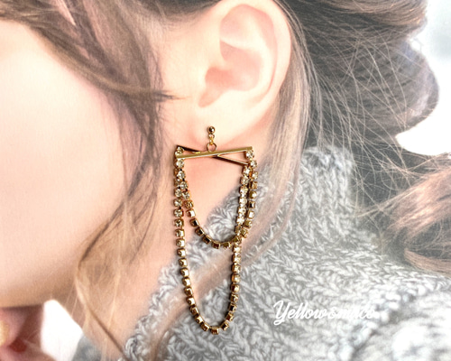【希少】ELISABETTA FRANCHI ラインストーンチェーン付き ピアス 希少】ELISABETTA FRANCHI ラインストーンチェーン付き ピアス