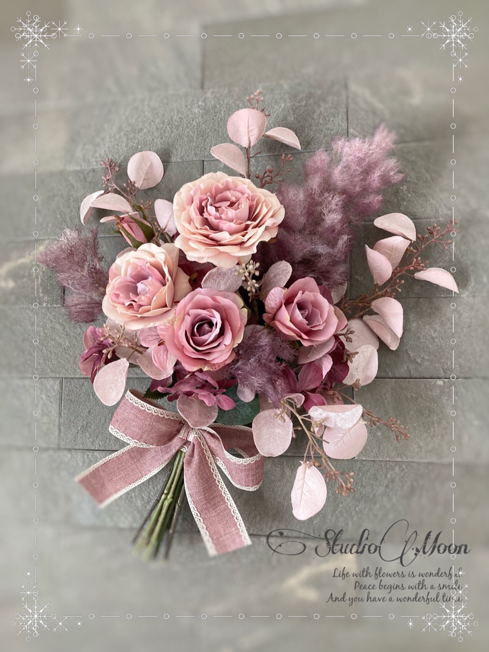 可憐小花とスモークツリーのリースブーケ 593cf0ce8a59b3637e34ebc6c92a4e