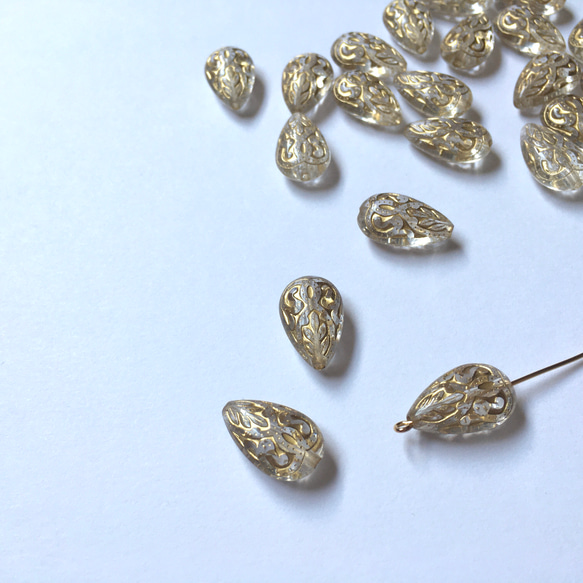 【20個】アンティーク風ビーズ＊雫＊クリア×ゴールド 1枚目の画像