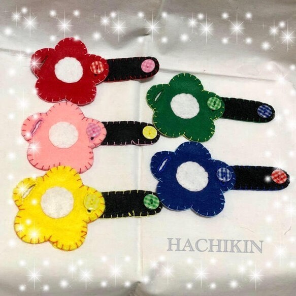 送料込】5色の花☆ボタンつなぎ☆知育☆フェルトおもちゃ おもちゃ