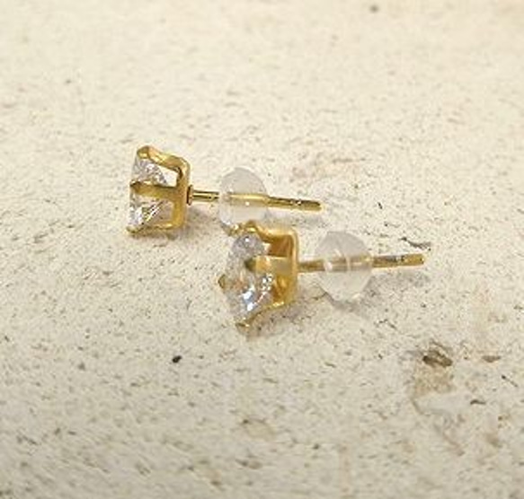 ◆ステンレスピアス 2ペアセット 5Ｘ7ｍｍ ドロップ CZ◆　アレルギーフリー 2枚目の画像