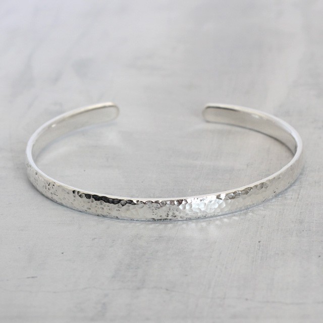 SV925製バングル ハンマード 幅5.5mm厚2.2mm,長さ(内周)17cm1ヶ 0020183SVL
