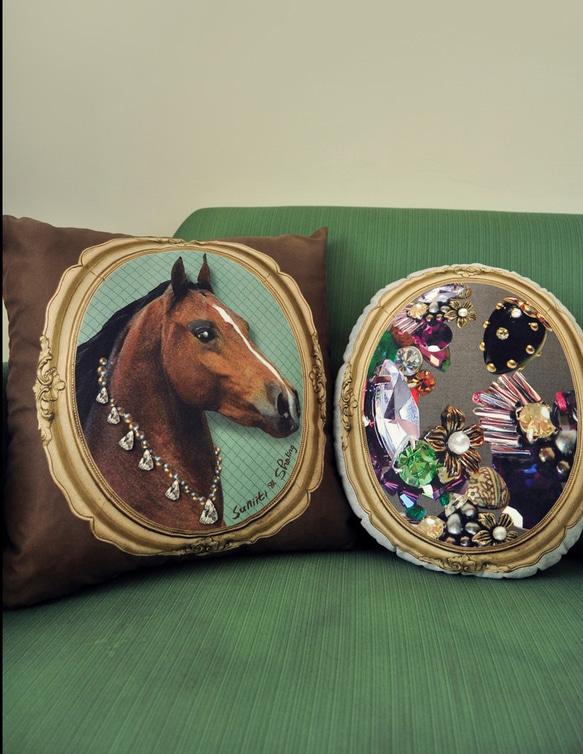 [ホームスタイルの枕]豪華な動物と宝石馬 3枚目の画像