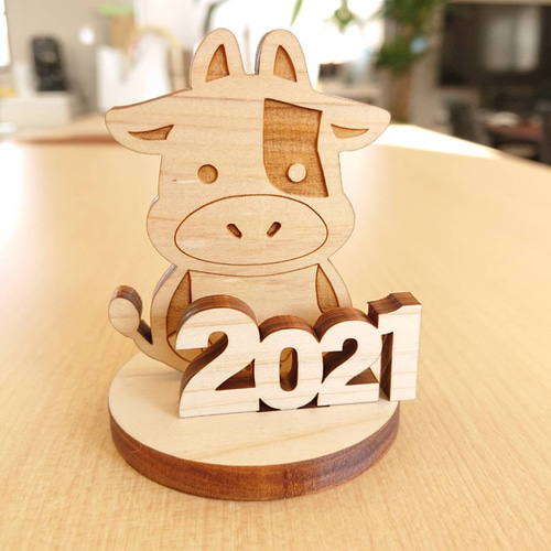 【新品】バカラ　牛　ウシ　丑年　オブジェ　置物 バカラ フィギュリン ○ 牛 置物 オーナメント ウシ 十二支