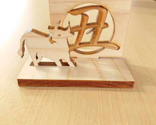 2021年丑年の置物 【2021年 干支 丑年 丑 ウシ 木製 お正月 オブジェ