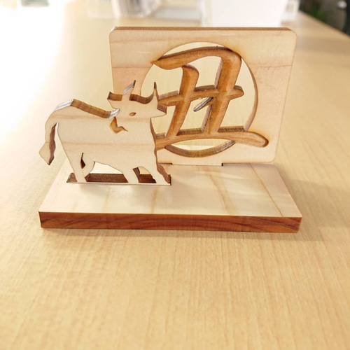 2021年丑年の置物 【2021年 干支 丑年 丑 ウシ 木製 お正月 オブジェ