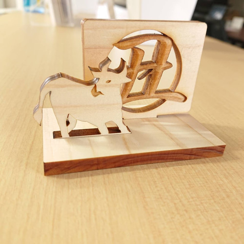 2021年丑年の置物 【2021年 干支 丑年 丑 ウシ 木製 お正月 オブジェ