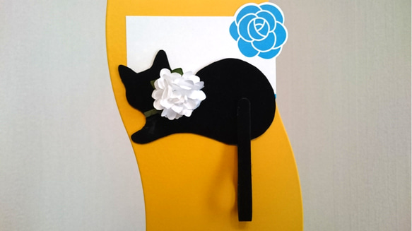 黒猫マグネット(ホワイト 花) 1枚目の画像