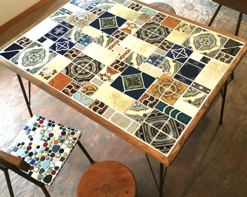 オンリーワンなタイルダイニングテーブル ダイニングテーブル  