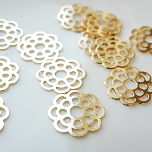16KGP】透かしパーツ/花八弁/約10mm/ゴールド/M-5456(30個set 16KGP】透かしパーツ/花八弁/約10mm/ゴールド/M-5456(30個set