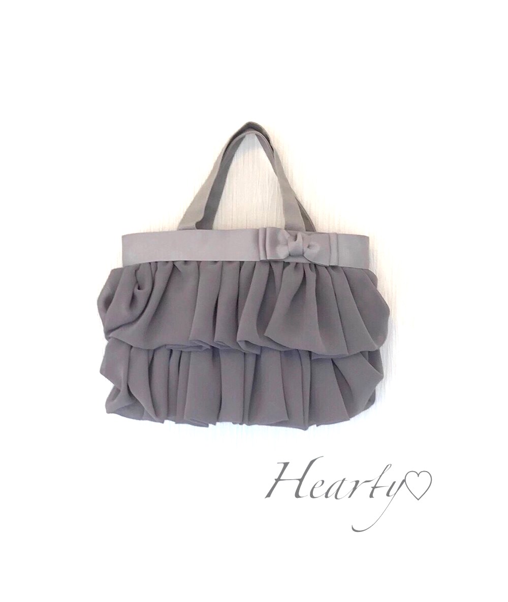 フリルが可愛いリボンバッグ