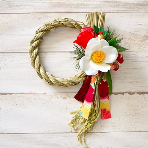 12月30日正午まで年内発送※】お正月飾り【中】『しめ縄』【椿／紅白