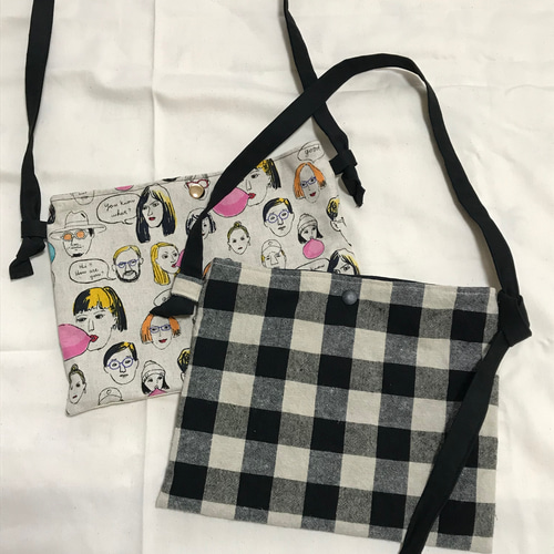 4wayで使える コットンリネン チェックのサコッシュ❤︎ショルダー  