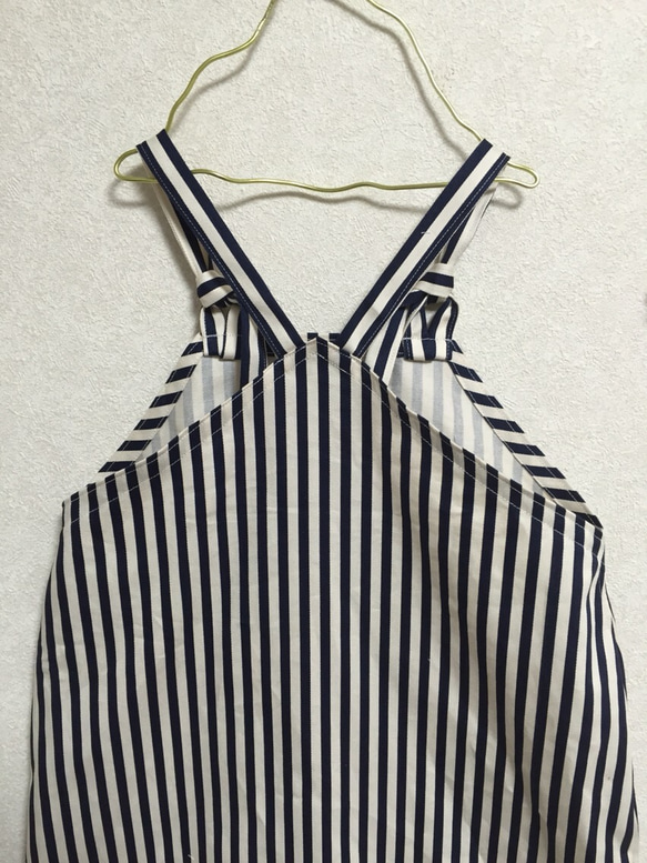 再販✨✨yachiのデザインサロペット☆Navy 細ストライプ⭐️御顔ポッケ付き 4枚目の画像