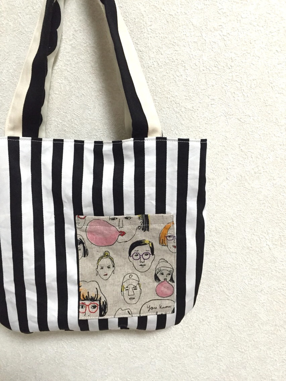 ②reversible ガーランド付き★モノクロ ボーダー×ボーダー ちょっとそこまでbag 4枚目の画像