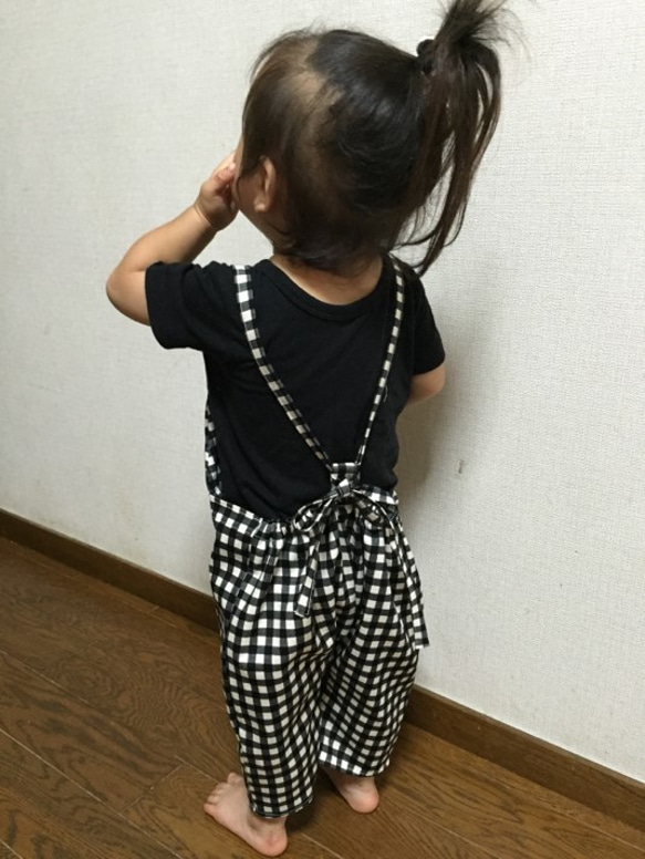 マットチェックのベビーサロペット（後ろで結ぶタイプ） 3枚目の画像