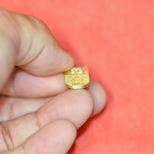 とにかく良いことが起こりますように』猫の小判Ver.2、真鍮