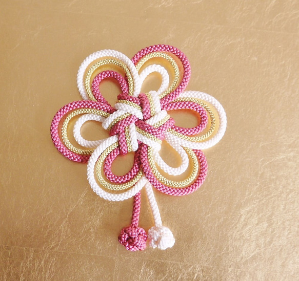 組紐 ローズピンク＆白＆金のうめ結びの髪飾り 卒業式 結婚式に