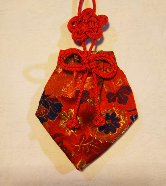 かりろく（掛け香）蝶 赤（wall-hanging incense bag)　 2枚目の画像