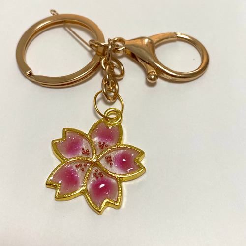 ハンドメイド UVレジン 桜 春のキーホルダー 樹脂・レジン
