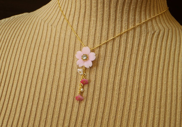 桜のネックレス 4枚目の画像