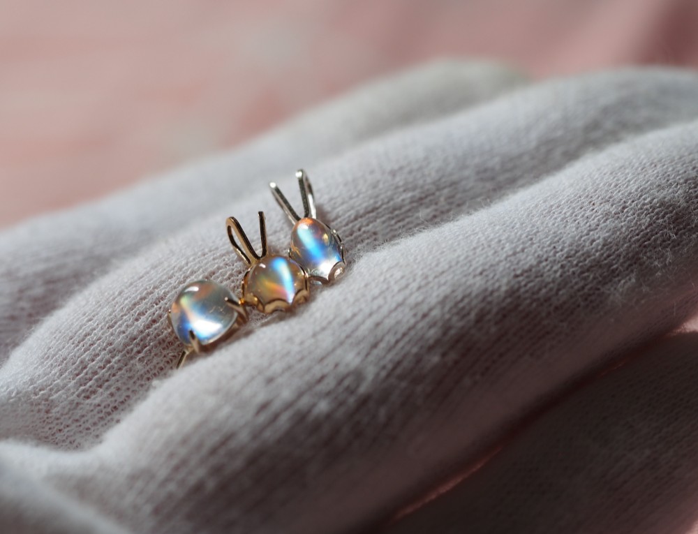 High grade　Rainbow moonstone５/６x４　　K14gf/S925　ペンダントトップ❀