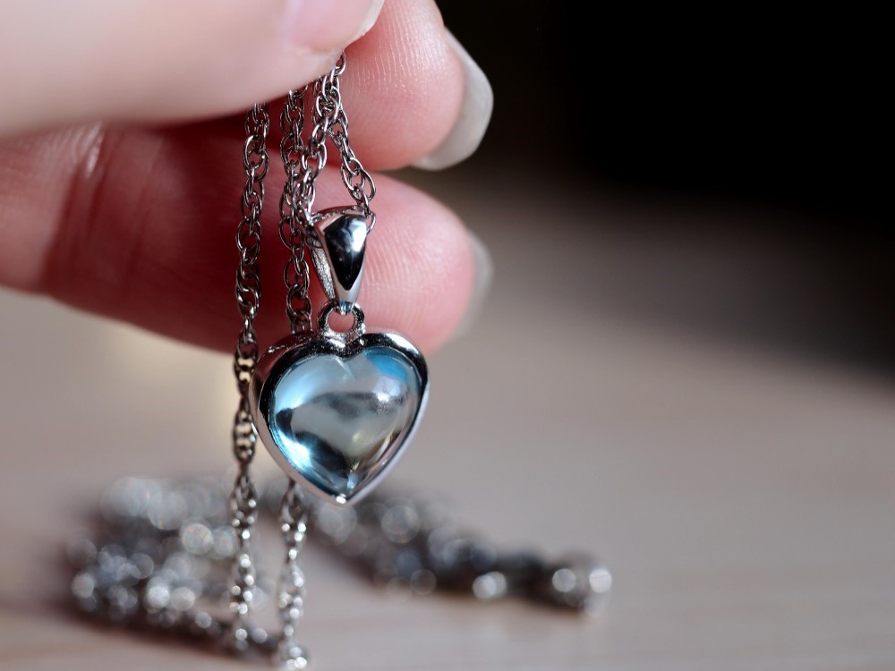 ブルートパーズ（ハート）１１　　S925・ステンレスチェーンネックレス♡