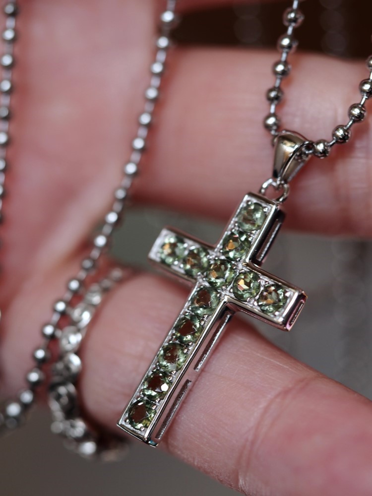 再販　モルダバイト２７　　S925クロス/ステンレスチェーンネックレス❀