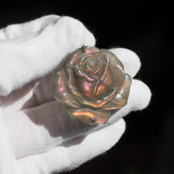 再販2　ラブラドライト36　薔薇彫り 　ペンダントトップ❀ 1枚目の画像