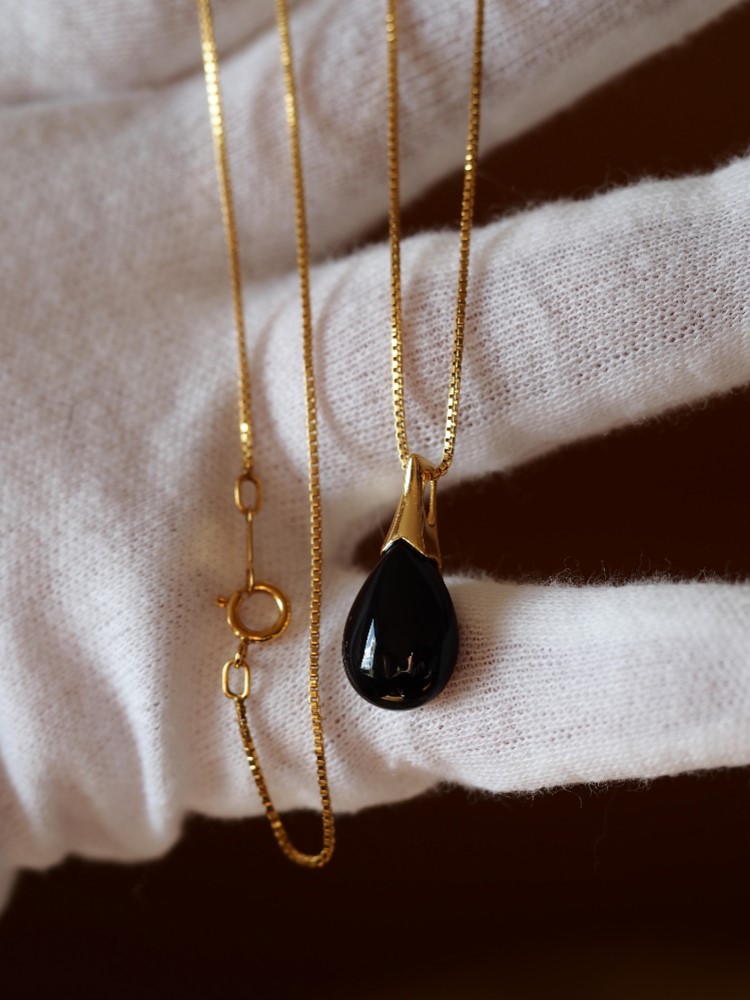 ブラックオニキス１４　ティアドロップ　S925YG：K14GFチェーンネックレス❀