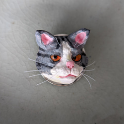 ブチギレ子猫のブローチ 3枚目の画像