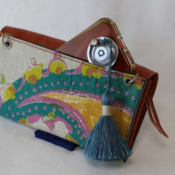 革とプリントの長財布（フラップあおりんご×ぼかし） 5枚目の画像