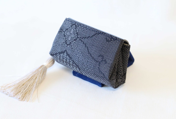 大島紬と革でつくるちいさな財布　（フラップあお） 2枚目の画像