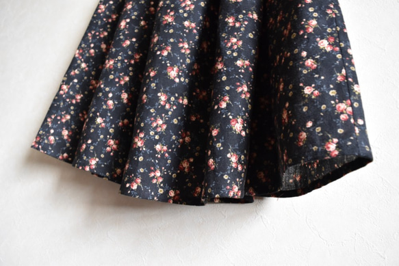 花柄コットンのレトロギャザースカート・ムラ染めブラック〈サイズ変更承ります〉 4枚目の画像