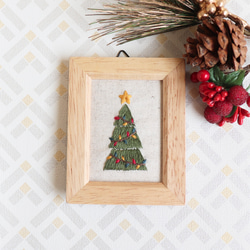 再販☆刺繍ミニフレーム＊クリスマスツリー 1枚目の画像