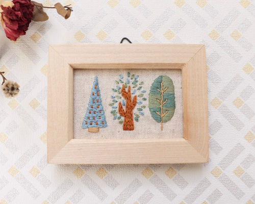 * vintage picture ❀ 北欧の森 刺しゅう絵 フレーム vintage picture ❀ 北欧の森 刺しゅう絵 フレーム vintage picture