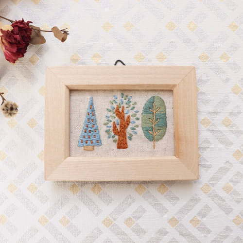 * vintage picture ❀ 北欧の森 刺しゅう絵 フレーム vintage picture ❀ 北欧の森 刺しゅう絵 フレーム vintage picture