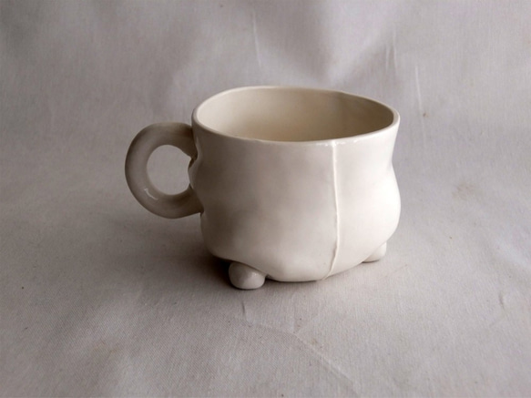 装飾的な陶器製足付きカップ 足付きコーヒーカップ マグカップ 陶房武とんぼ 通販 3533657｜Creema