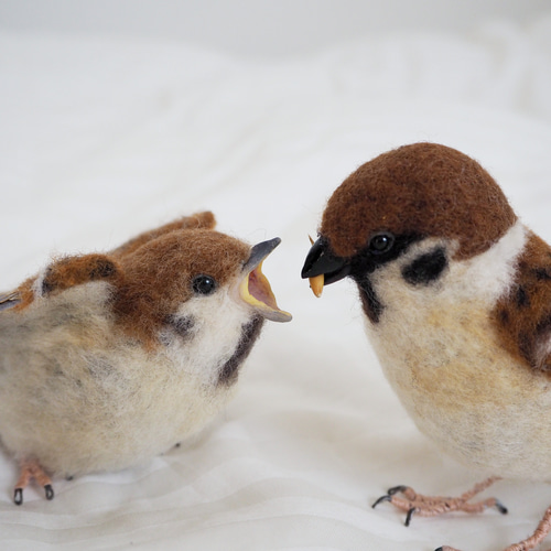 羊毛フェルトで作ったすずめの親子セット 羊毛フェルト Lycka-リュッカ