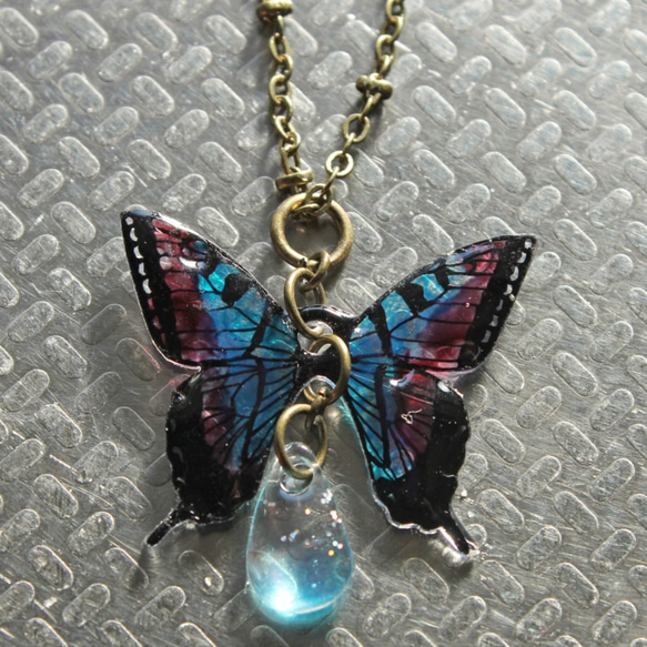 プラバン蝶のネックレス06 2枚目の画像