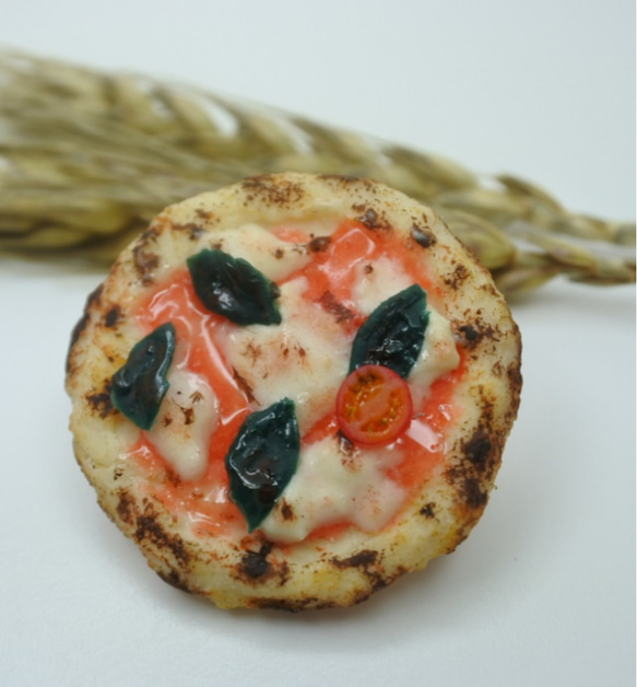 ミニチュア  マルゲリータピザ 2枚目の画像
