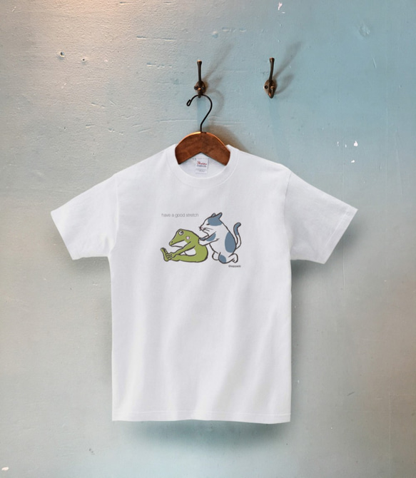 Tシャツ「猫とカエルがストレッチ」（ホワイト）男女兼用【受注生産】 1枚目の画像