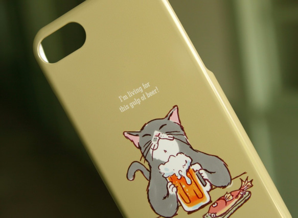 スマホケース　ビール大好き猫（イエローグレー） 2枚目の画像