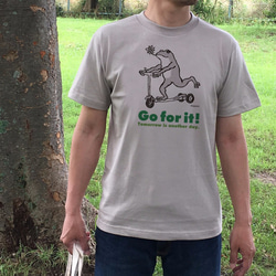 Tシャツ「カエルコースター」（ベージュグレー）男女兼用【受注生産】 2枚目の画像