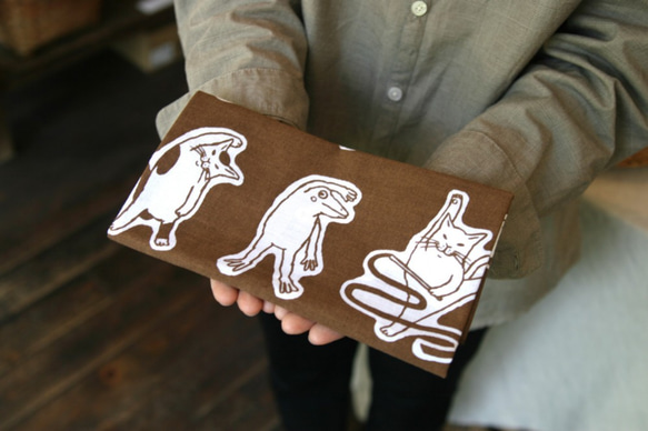 貓蛙手印毛巾（咖啡色） 第5張的照片