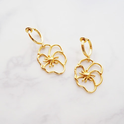 LIBERTY パンジーバランスドロップイヤリング パンジー イヤリング・ノンホールピアス の人気通販｜Creema