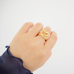 【In Red  2022 8月号掲載アイテム】ニッケルフリー18KGP TUBE HEART RING 2枚目の画像